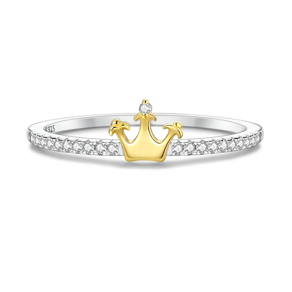 Top view of the Shining Crown Queen Ring on white, 925 sterling silver with 14K gold plating and brilliant cubic zirconia. Hallmarked Loretana piece, hand-finished in Kaunas.